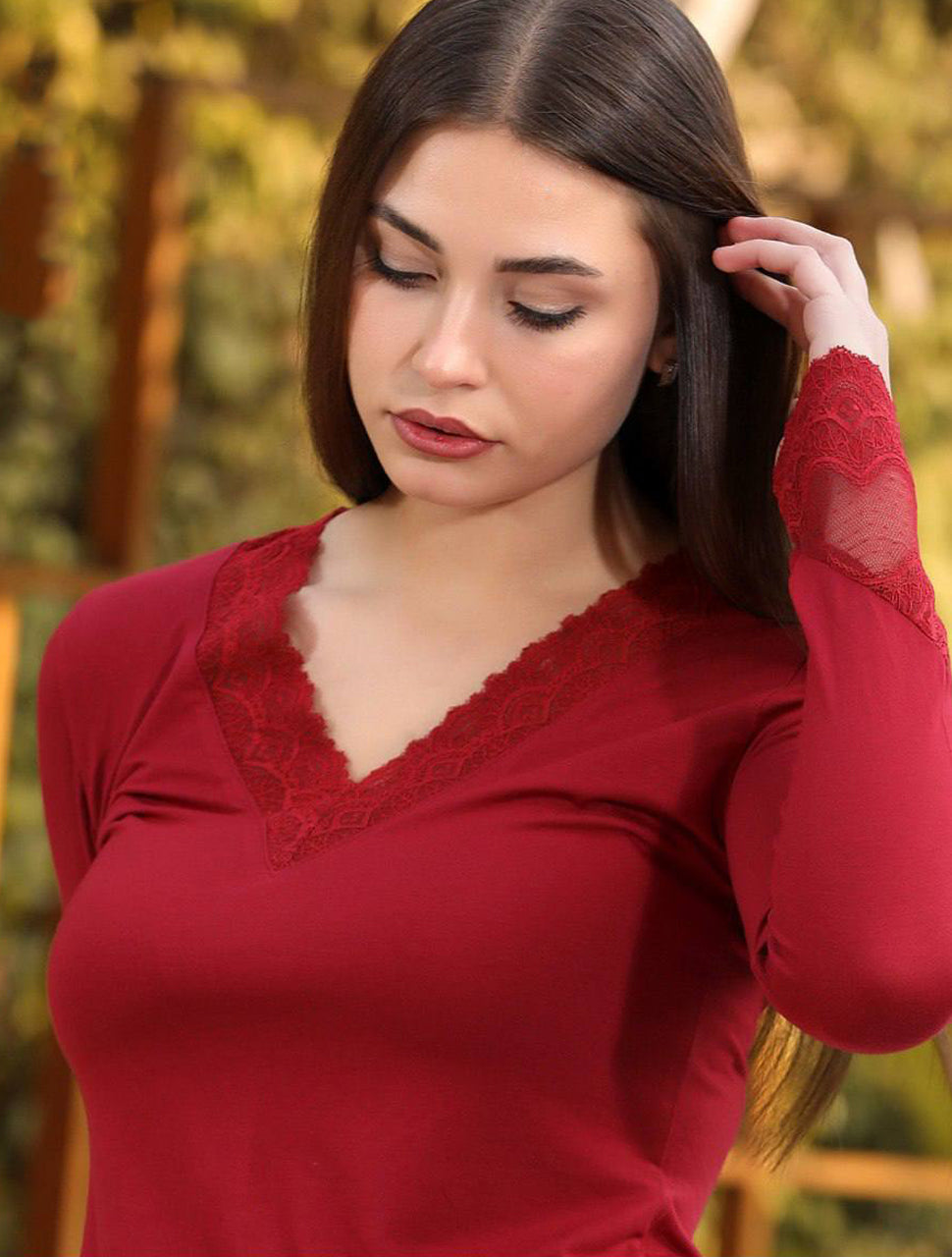 Elegant Burgundy Lace Trim Loungewear Set 400