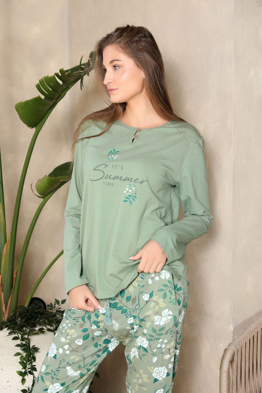 Home pajamas with a comfortable style 7000