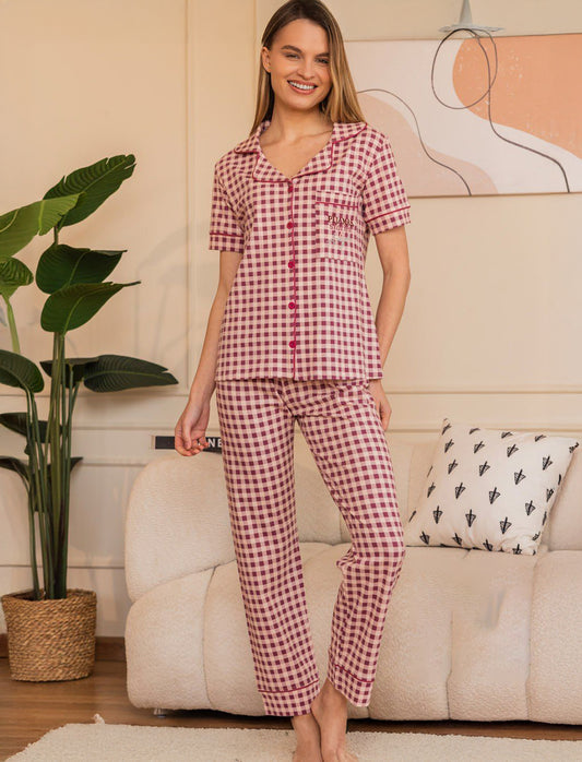 Women's pajamas with elegant plaid pattern