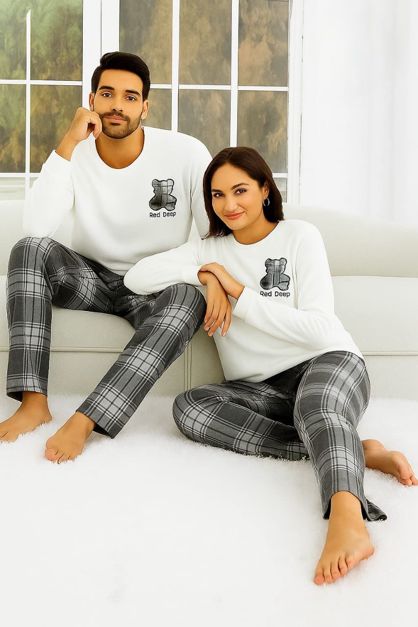 Cozy Couple 0300